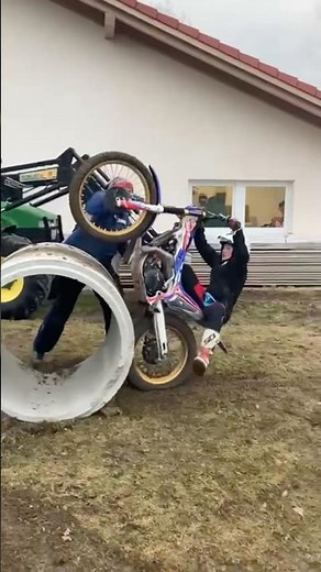 4 years ago it went viral.😂#trials #moto #motorsport #fail #trial