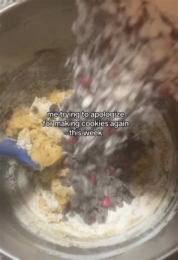 Delicious Cookie Cake Recipe to Try at Home!