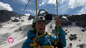 Direction Nendaz Switzerland 🇨🇭 pour découvrir la plus haute tyrolienne du monde au sommet du #MontFort, à 3330m d'altitude 👌 Jessica vous embarque pour un voyage au-dessus du Glacier de Tortin 🏔️ 💨 130 km/h ↔️ 1400m de long ↕️ 383m de dénivelé 👉 Sensations fortes garanties, en été comme en hiver ! Réservez vos places maintenant > bit.ly/34hRhSL | Mont Blanc Live