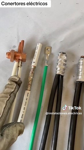 Conectores Eléctricos: Tipos, Usos y Conexiones