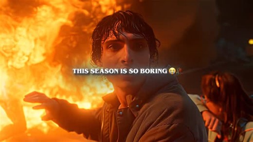 Exo_wwww on Instagram: "…. Cr / eleven(tt) 日本利用压电瓷砖将脚步转化为电能。这些瓷砖捕捉来自你脚步的动能。当你行走时，你的重量和动作会对瓷砖产生压力。瓷砖会轻微弯曲，从而产生机械应力。瓷砖内部的压电材料将这种应力转化为电能。每一步都会产生少量电荷，而数百万步结合在一起就能产生足够的电力来驱动LED灯、数字显示屏和传感器。在像涩谷车站这样繁忙的地方，每天大约有240万个脚步为这一系统作出贡献。这些电能可以被储存或立即使用，从而减少对传统电力来源的依赖，并支持可持续的城市基础设施。这种方法将日常运动转化为实用的可再生能源。 #日本 #知识 #事实 #你知道吗 #推荐 科技 创新 历史 技术 实验 热门"