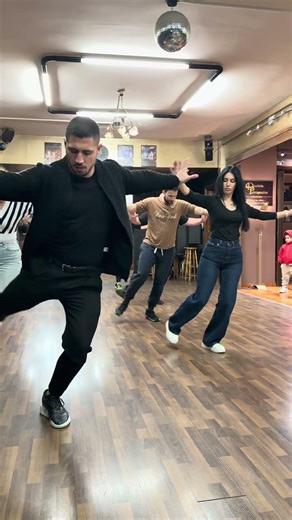 Μαθήματα ζεϊμπέκικου με τον μοναδικό δάσκαλο Γρηγόρη Πετρόπουλο🙏 Academy Zeibekiko Petropoulos