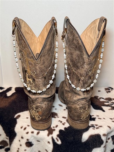 Western Country Boho Cowboy Boot Bling Jewelry Bracelet Chains Lei: Gold Chains - White Pink Flower Beads - Gold Butterfly Charms - Etsy