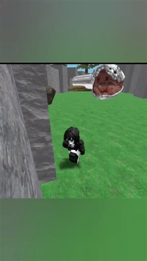 Escape a giant snake 🐍 #roblox #robloxshorts