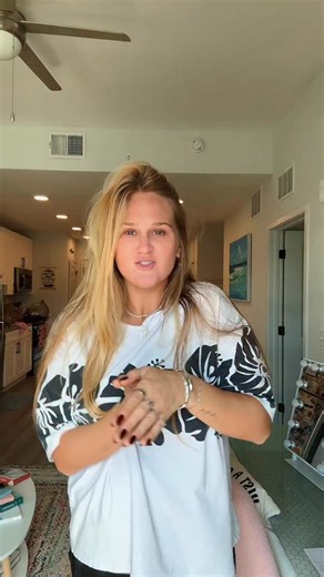 25K views · 25 reactions | shark attack!! 麗✨喝 hope everyone had the best halloween :) #halloween #halloweencostume #costume #sharks #shark #sharkcostume #sharkattack | Caiti Mackenzie | Facebook