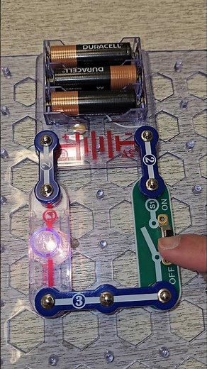 Snap Circuits Electronics Discovery Kit (STEM Learning Activity)