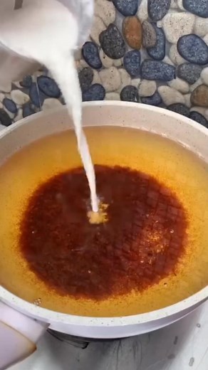 2.9M views · 24K reactions | How to Clean Dirty Cooking Oil 勞 #fbreels | Viral Side | Facebook