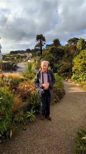 Do you have any questions for Alexander while he is on tour? Comment below and he will post a video response to a selection. . . @falmouthbookfestival @stmichaelsresort @bridportelectricpalace #authorevent #bookseries #mmaramotswe #no1ladiesdetectiveagency #alexandermcallsmith #alexandermcallsmithbooks #no1ladiesdetective #bookseriesaddict #44scotlandstreetseries #44scotlandstreetfan #44scotlandstreetnovel #44scotlandstreet #newnovel #falmouth #bridport #falmouthbookfest | Alexander McCall Smith