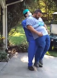 This Halloween costume is amazing 😂 Credit: ViralHog | VT