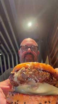 Does Yard House have a good Burger??!! #burger#short