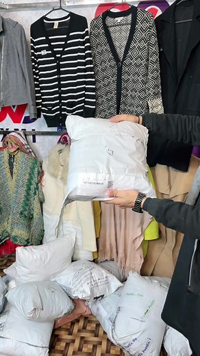 Organizing Clothing: Tips for Stylish Arrangements