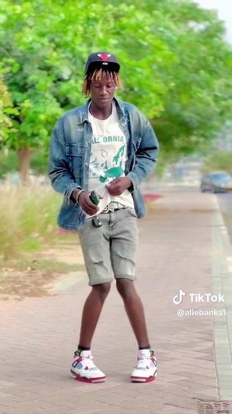 ‏@Bobi Wine @Alie Banks 2