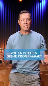Frage 31: Wie entstehen deine Programme? In meiner Serie: ‚Frag Alex!‘ beantworte ich alle Fragen, die ihr schon immer über mich wissen wolltet. 😊 Ich freue mich auf euer Feedback! #AlexKristan #FragAlex #NeuesFormat #Kabarett #Kabarettist #Comedy | Alex Kristan