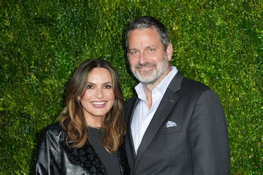 Mariska Hargitay's Husband Is Such a Gentleman Carrying Her Purse on the SVU Set