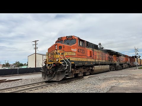 BNSF MSTS Unit With Nice Sounding Horn Leads the H-LINDEN1-01A Through Hudson, Colorado!