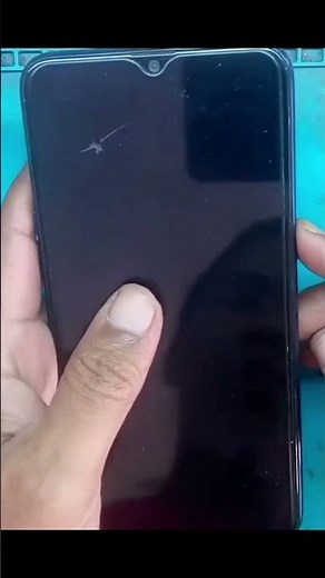 (long video link in description) Realme 3 rmx1821 cellphone suddenly turns off and the screen goe...