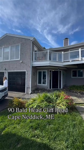 Take a look inside this stunning oceanview home on Bald Head Cliff 🌊 From panoramic Atlantic views to luxurious finishes, this 4-bedroom coastal retreat is the perfect blend of elegance and location. Whether you're dreaming of a year-round escape or a savvy investment, this one is worth a closer look. #anchorrealestate #anchor #communityborn #communityfocused #realestate #realty #homes #houses #mainehomes #mainerealestate #newhampshirerealestate #realestateagents #maine #newhampshire #york #wel