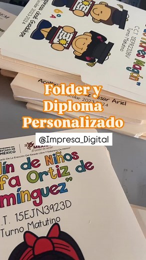 Personaliza tu Folder y Diploma para Graduación 2024