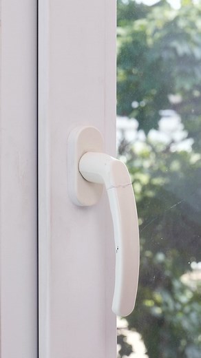 Replacing Broken Window Handle! | Lady Panda