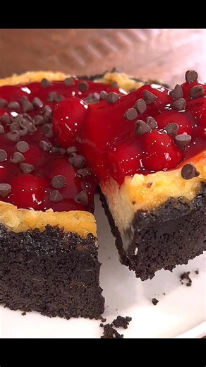 This Black Forest Cheesecake is rich, ultra creamy, and layered with a chocolate Oreo crust, cherry pie filling, and mini chocolate chips — the kind of dessert that makes people forget about pie completely. 🍒 Comment CHEESECAKE and I’ll DM you the full printable recipe step-by-step instructions. #blackforestcheesecake #chocolatecherry #holidaydessertideas #thanksgivingdessert #christmasdessert #glutenfreebaking #dairyfreedessert #homemadecheesecake #dessertreels #fblifestyle https://thesaltycoo