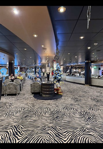 Não é tão caro quanto parece, e nem tão barato. Mas vale cada tostão gasto. @Msc Friends | Cruises #motivacao #palops #naviodecruzeiro #portugal🇵🇹viral