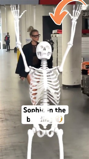 Cameras LOCKED IN! Sophie Cunningham’s Entrance at United Center Goes VIRAL!