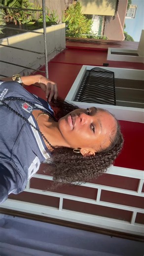 Avec ce beau soleil impossible de ne pas faire une vidéos ! _la chanson est déjà disponible dans toutes les plateformes de streaming ! 🙌🏽🫶🏽 #moninga#pourtoi#caprice