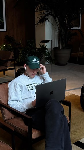 Steven Wommack on Instagram: "I tried to create an eye catching website myself 😂✨ but never seemed to get it right!! Until I started working with @fiverr 😍🔥So to find a freelancer for your next project, visit Fvrr.co/wommack and use the code WOMMACK10 for 10% off your first order. #ad #ihiredfiverr"