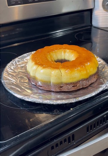 This is a HIT for the family gatherings! 🍮 #flan #chocoflan #chocoflancake #chocoflanrecipe #imposiblecake