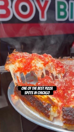 One of the BEST pizza spots in Chicago 🍕#chicago #chicagofood #pizza #deepdishpizza #food