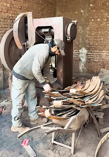 Scissors From Scrap #fyp #forging #rusted #recycling #scissors