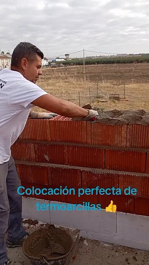 Colocación perfecta de termoarcillas 👍 #construccionesyreformasguzman #hoyquetenemos #canela #construcción | Manuel Guzmán Cabello