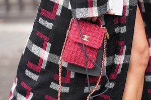 Los bolsos más bonitos y originales de Chanel están de moda en las calles de París