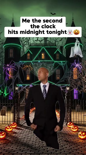 It's oficially spooky season 👻🎃🍁#halloweentok #spookyseason #Halloween #Meme