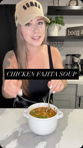 Jessica on Instagram: "✨Chicken Fajita Soup✨ In a pot, heat a little oil + butter. Sauté: • 1 chopped onion • 2 green bell peppers • 2 red bell peppers • a few cloves garlic Cook ~10 min on medium until softened. Stir in: • 6 cups chicken broth • 2 cans Campbell’s tomato soup • 1 packet fajita seasoning • 1 tsp chili powder • 1 tsp cumin • salt + pepper to taste Add: • 2–3 cups shredded chicken • juice of 1 lime • handful chopped cilantro 🌿 Simmer at least 1 hour for max flavor. Serve wi