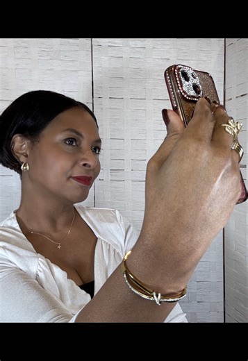 You can never go wrong with Gold and Bling!✨💎💛 Bracelet,necklace,earring @yubamajewels Use code KEIRSTENWANAMAK for a discount #superbzzmomugc #fiftypluscreator #genx #brandambassador #ugccreator