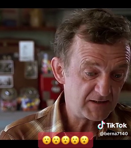 Man with Insatiable Appetite Orders 50 Cheeseburgers | Interstate 60 Diner Scene