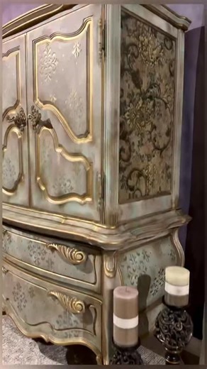 Want flawless decoupage furniture results? It’s easier than you think. ✨ Watch as Laura @lauradesignsshop demonstrates how simple it is to apply Decoupage Fiber and instantly elevate your DIY projects. Her technique ensures a smooth, professional finish every time. Here’s how: ✨ Lightly steam the fiber with a clothing steamer ✨ Apply Decoupage Gel to your surface ✨ Lay the fiber in place and smooth it out ✨ Seal with your favorite water-based top coat (or use the gel to seal) The process is simp