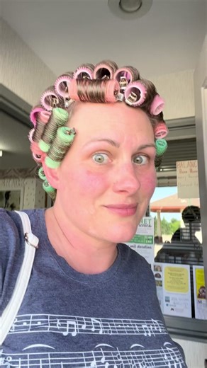 Content creation at it’s finest! #minnesota #mom #midwest #hair ￼