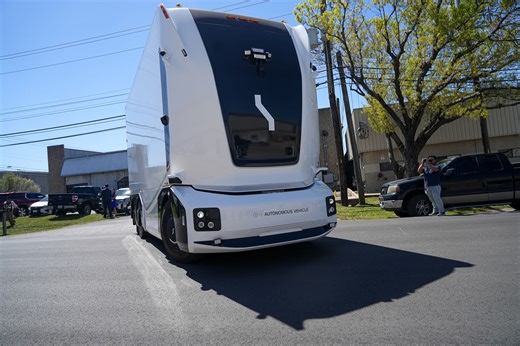 Why electric big rigs and self-driving semis are flocking to Texas highways