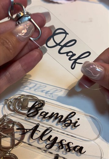 Personalized Acrylic Keychains: Unique Gift Ideas