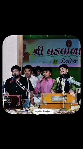 👉 "ગોકળ્યું મેલી મથુરા શાને પધારો જી | દિલ સ્પર્શી ભજન 2025 🎶"