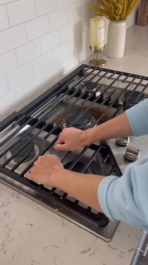 222K views · 3K reactions | Stove Top Deep Clean ✨ #deepcleaning #deepclean #cleaning #cleaninghacks #cleaningtips #clean #cleanhome #asmrcleaning #cleaningmotivation #cleaningasmr #cleantok #cleaningtiktok #cleanwithme | Kate_cleanhome | Facebook