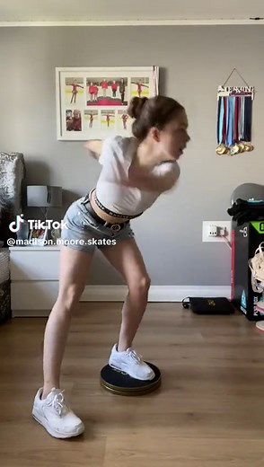 Spin Combos ⛸🌪️ #fyp #foryoupage #figureskater #spinning #spinner #spins #spinnersoftiktok ⛸🌪️
