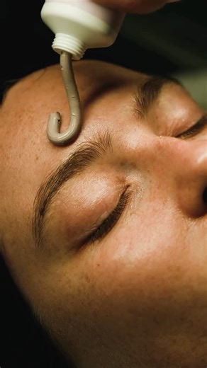 Shabi on Instagram: "#skin Video: @shahazimi Model: @simplyfenia"