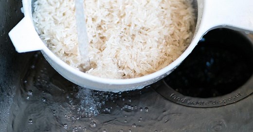 Pourquoi faut-il rincer le riz avant de le cuire ?