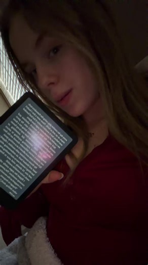 Best gift ever!! Catching up of some reading while I don’t have to do school 👀👀👀 drop your fave books….#booktok #readingnook #kindle #christmas