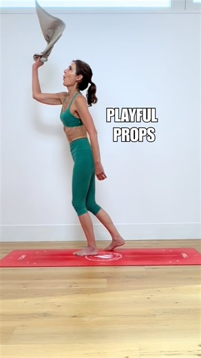 I’m thrilled to invite you to my Playful Props workshop: a 90-minute LYT Yoga experience designed to help you fall in love with your practice again! 🧱🪢❤️ As a physical therapist, I love exploring how creativity in movement benefits not just the body but also the brain. 🧠When we use props in new ways like blocks, straps, or even household items, we’re enhancing neuroplasticity, improving coordination, and keeping our brains adaptable and sharp as we age. Play invites curiosity, and curiosity k