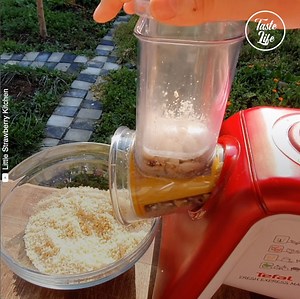 This almond pastry looks amazing 😋 Credit: Little Strawberry Kitchen (youtube.com/channel/UCMwgRBnFQ9Ae92D1gDdr9fA) | Taste Life