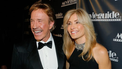 Who was Chuck Norris' wife Gena O'Kelley and how many children did couple have?